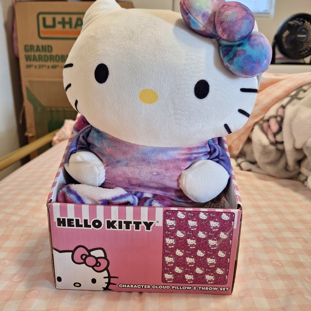 Hello Kitty Cloud Pillow and Throw Set
